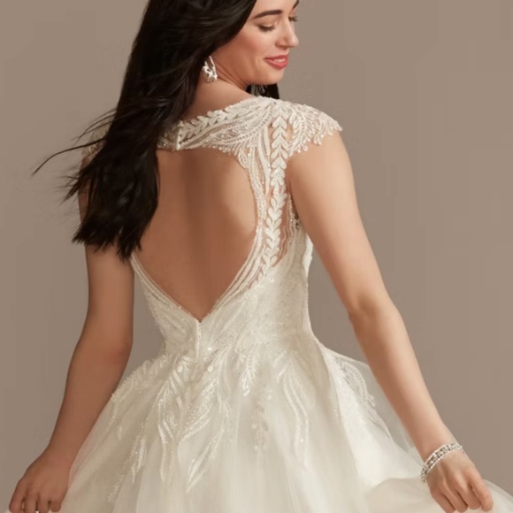 Brand New | Never Worn | OLEG CASSINI Plunging Open Back Tulle Wedding Dress - Picture 7 of 7